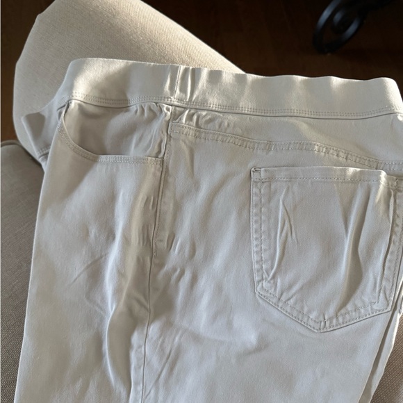 JJill Abstract Flaired top with tan chino pant “BUNDLE” - Picture 3 of 11